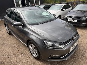 Used Volkswagen Polo 2016 for sale - 79601014: Photo