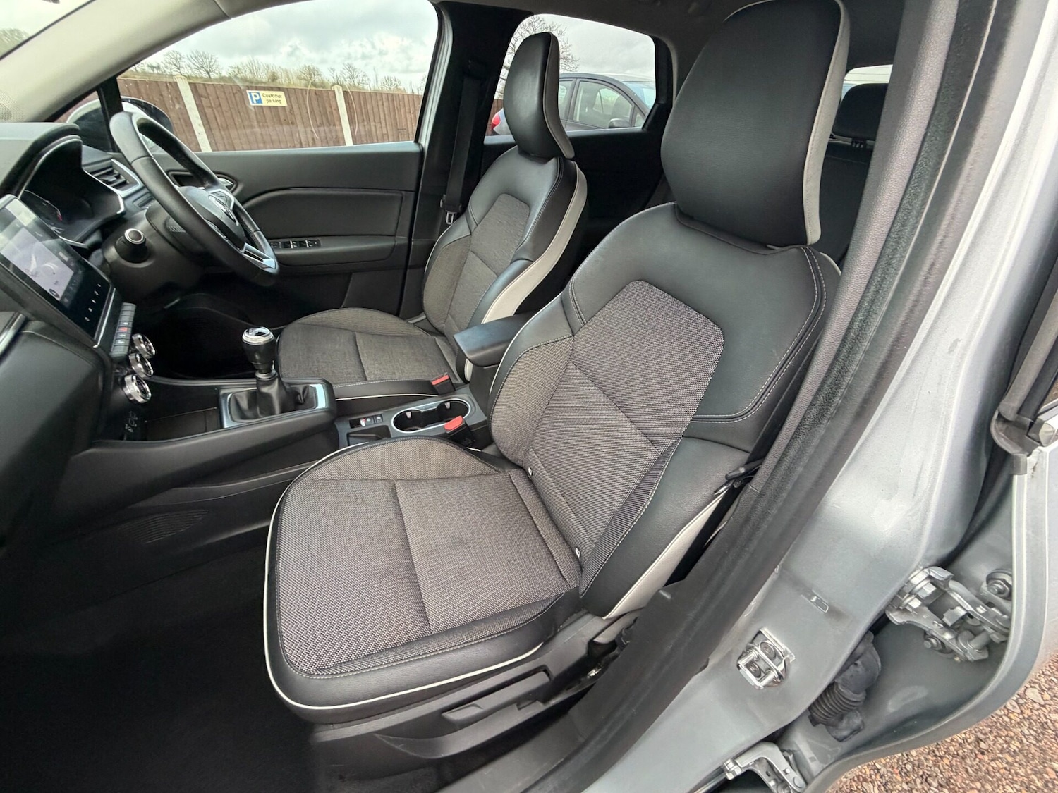 Used Renault Captur 2021 for sale - 77302855: Photo 19