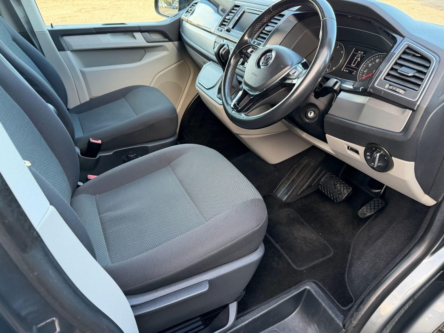 Used Volkswagen Transporter 2019 for sale - 77282440: Photo 31