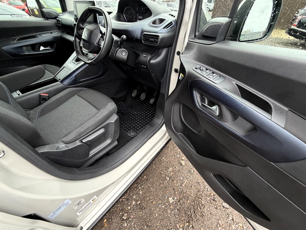 Used Peugeot Rifter 2021 for sale - 76847312: Photo 47