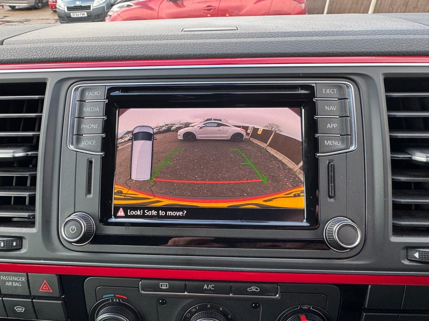 Used Volkswagen Transporter 2018 for sale - 77432718: Photo 30