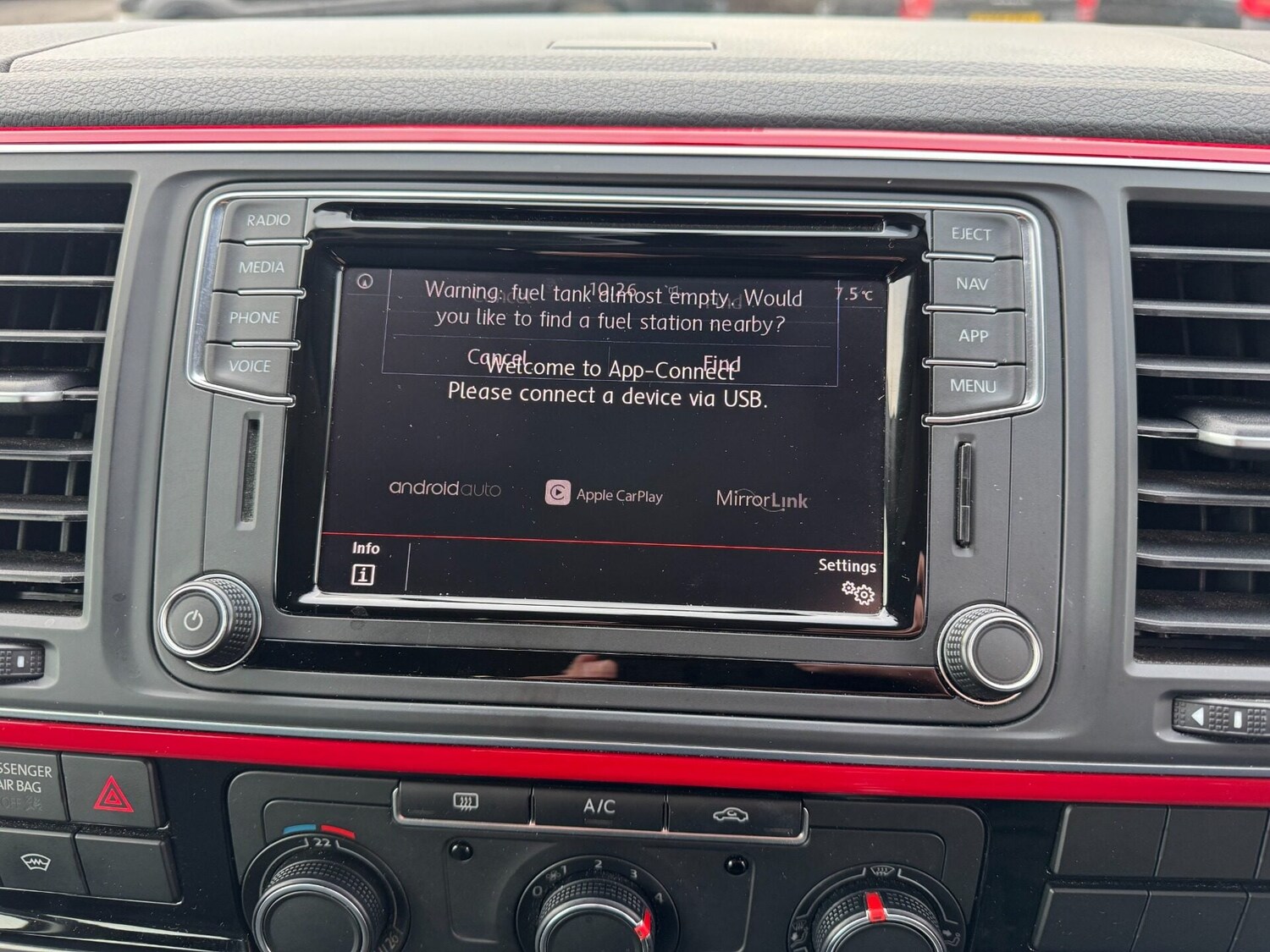 Used Volkswagen Transporter 2018 for sale - 77432718: Photo 32