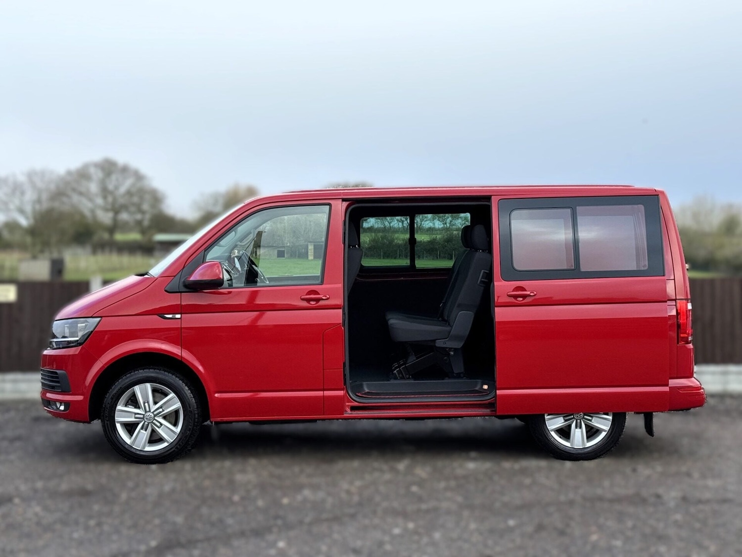Used Volkswagen Transporter 2018 for sale - 77432718: Photo 4
