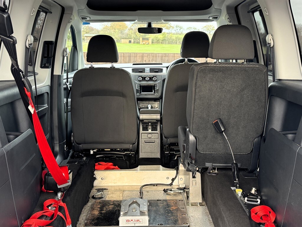 Used Volkswagen Caddy Maxi Life 2018 for sale - 76731871: Photo 15