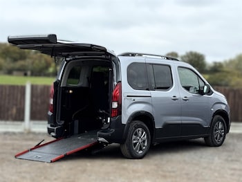 Used Peugeot Rifter 2023 for sale - 76240993: Photo