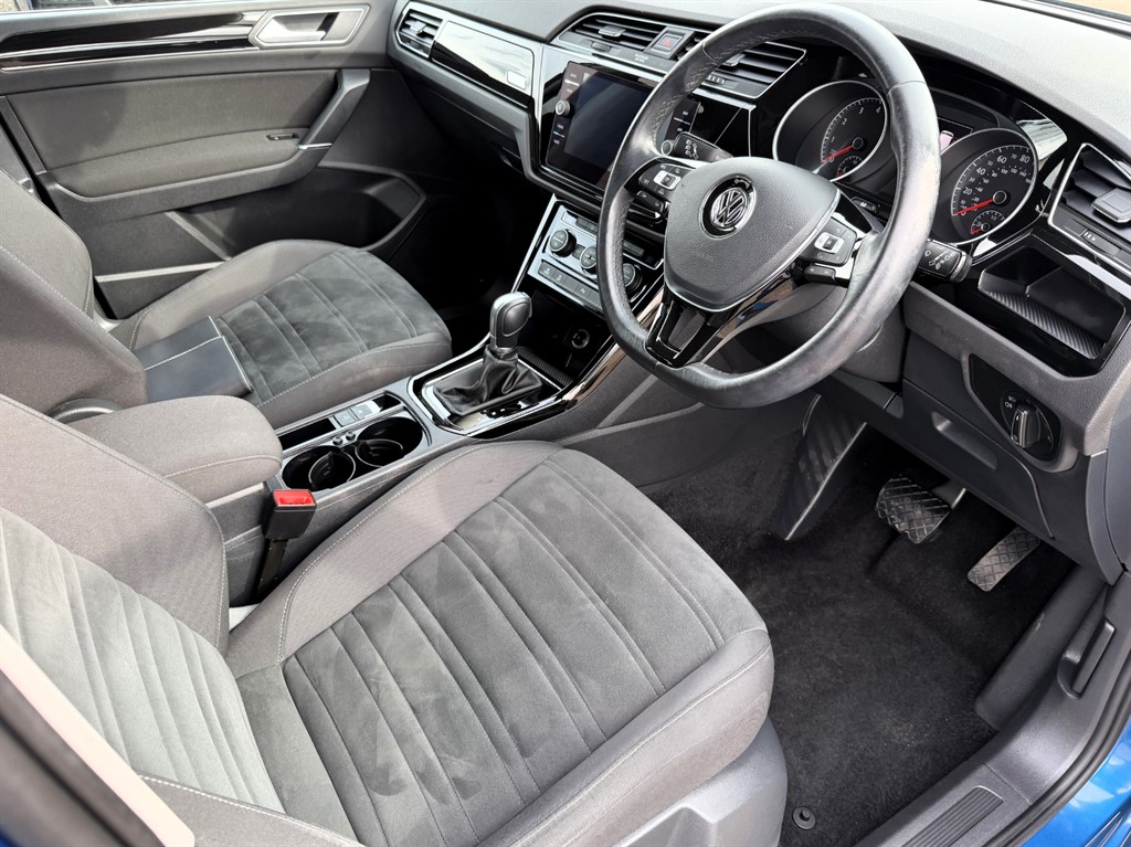 Used Volkswagen Touran 2017 for sale - 76312527: Photo 14