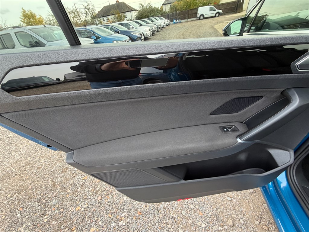 Used Volkswagen Touran 2017 for sale - 76312527: Photo 29