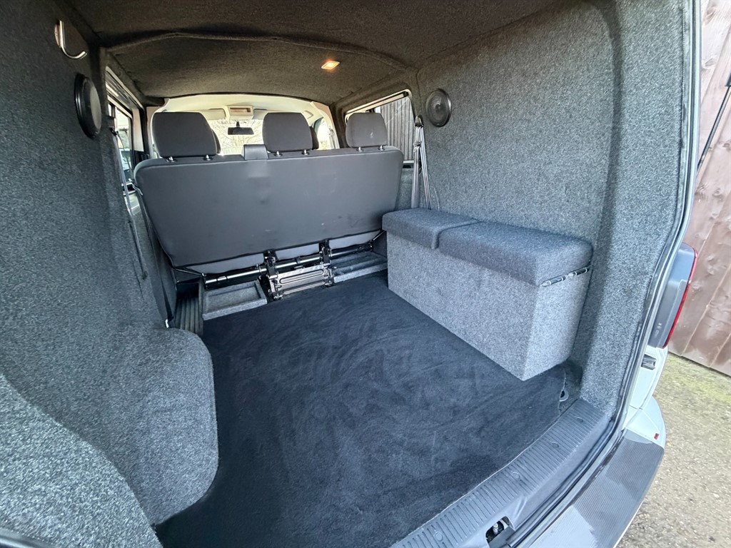 Used Volkswagen Transporter 2018 for sale - 76709738: Photo 14