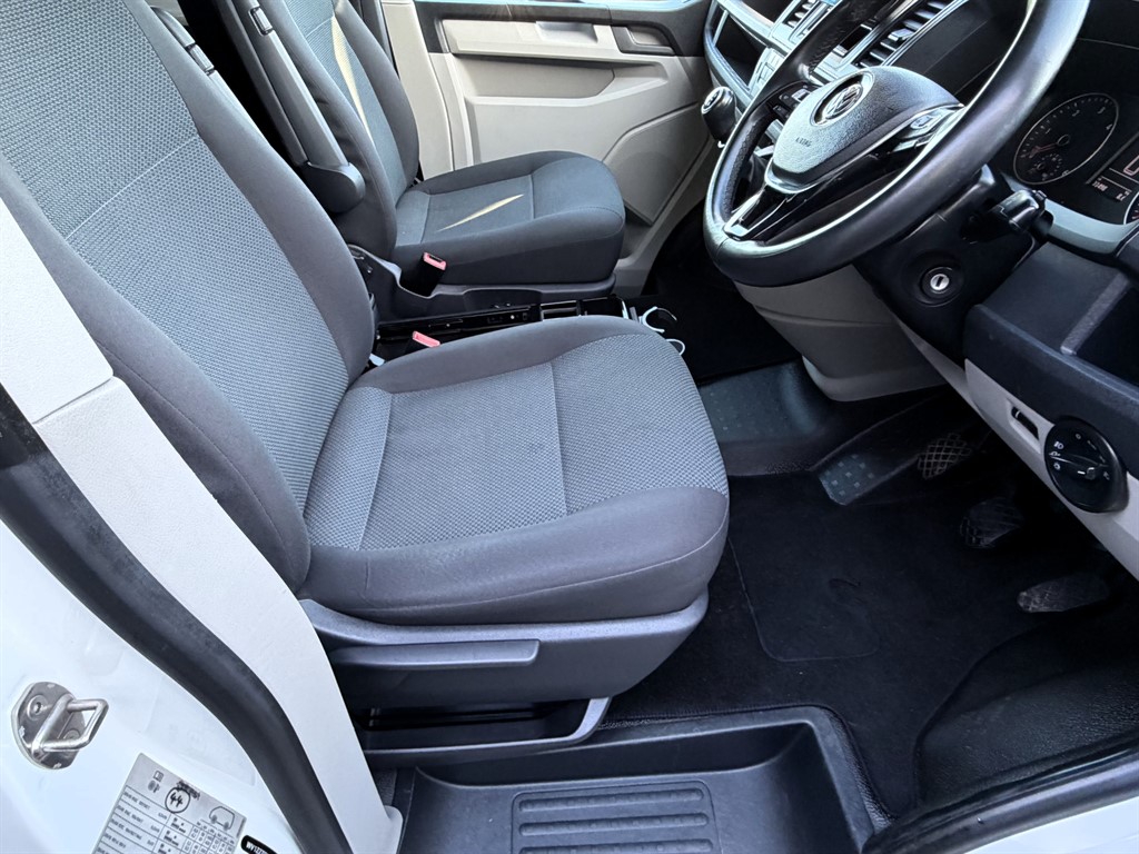 Used Volkswagen Transporter 2018 for sale - 76709738: Photo 24