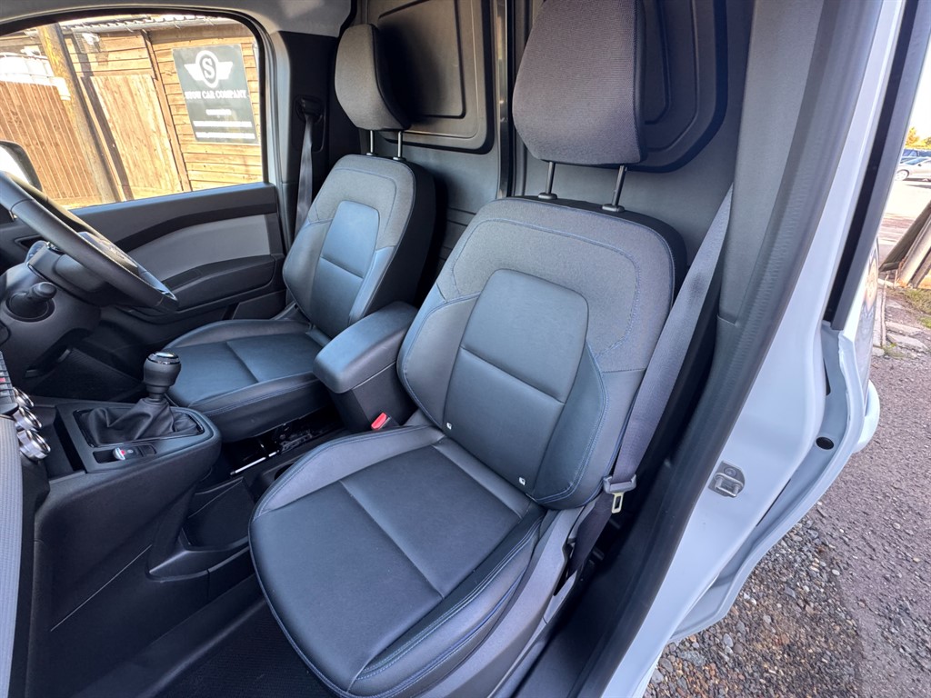 Used Nissan Other 2023 for sale - 76008422: Photo 32