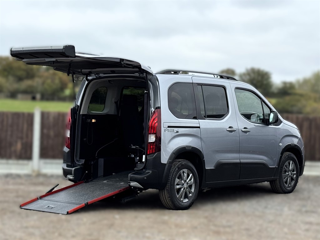 Used Peugeot Rifter 2023 for sale - 76312525: Photo 1