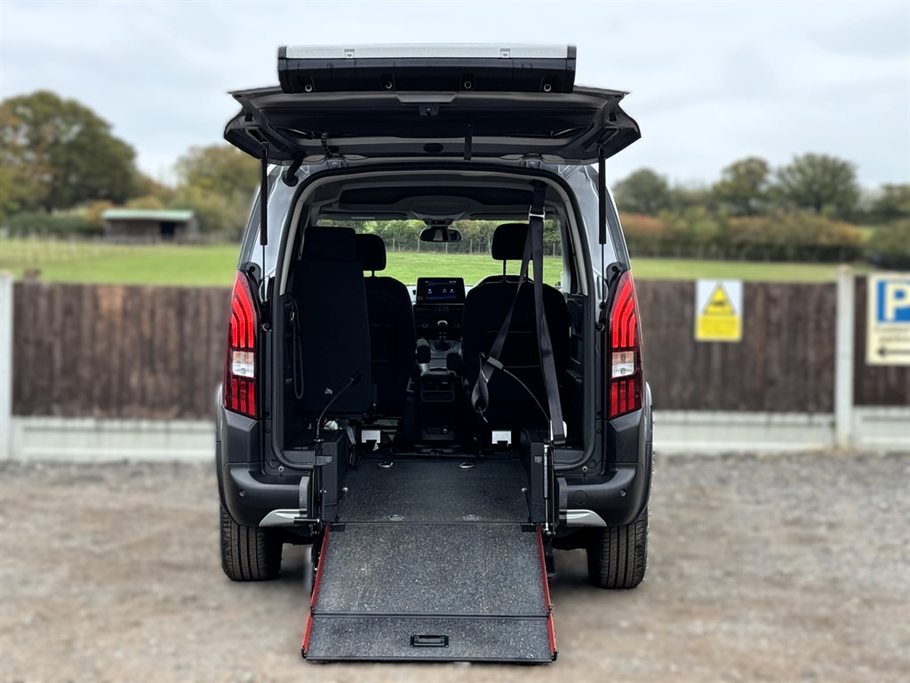 Used Peugeot Rifter 2023 for sale - 76312525: Photo 12