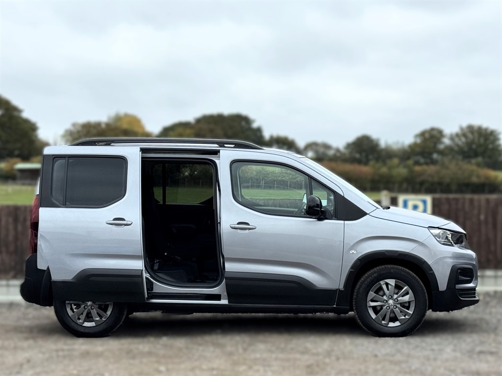 Used Peugeot Rifter 2023 for sale - 76312525: Photo 18