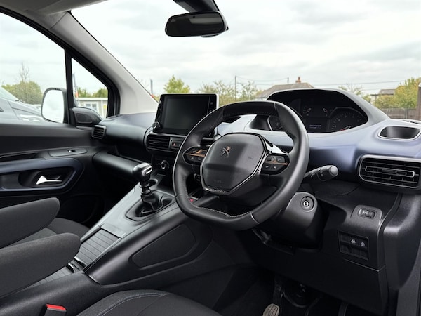 Used Peugeot Rifter 2023 for sale - 76312525: Photo 21