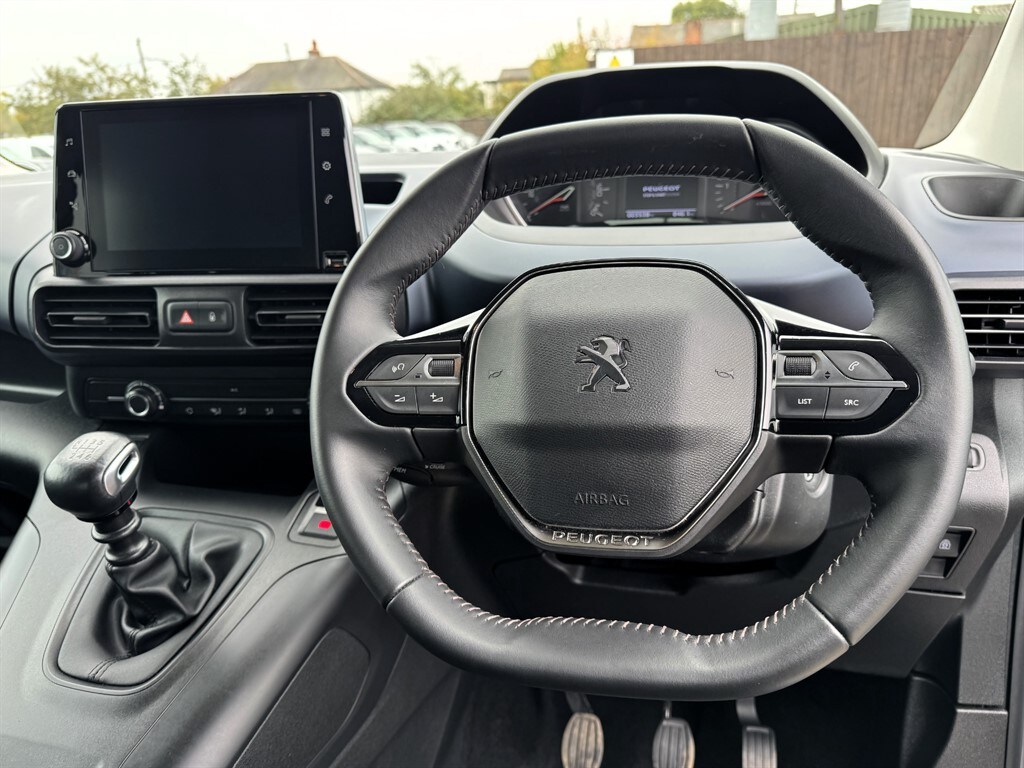 Used Peugeot Rifter 2023 for sale - 76312525: Photo 25