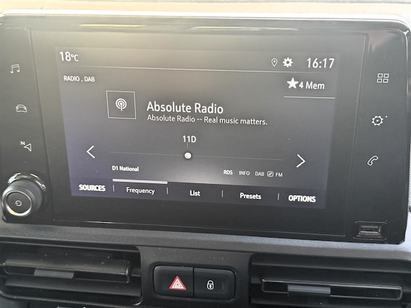 Used Vauxhall Combo Life 2020 for sale - 76112496: Photo 27