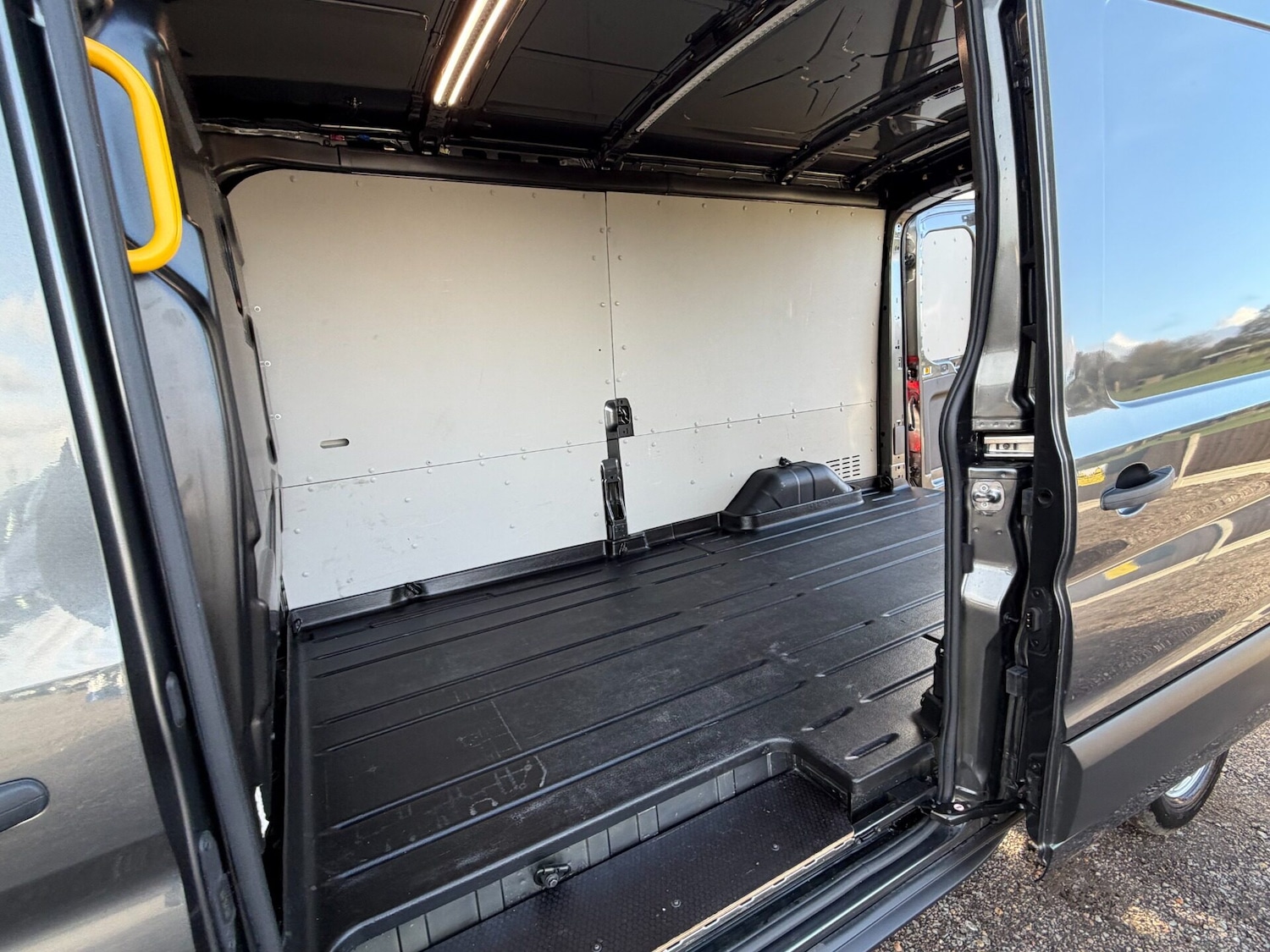Used Ford Transit 2024 for sale - 77355119: Photo 8