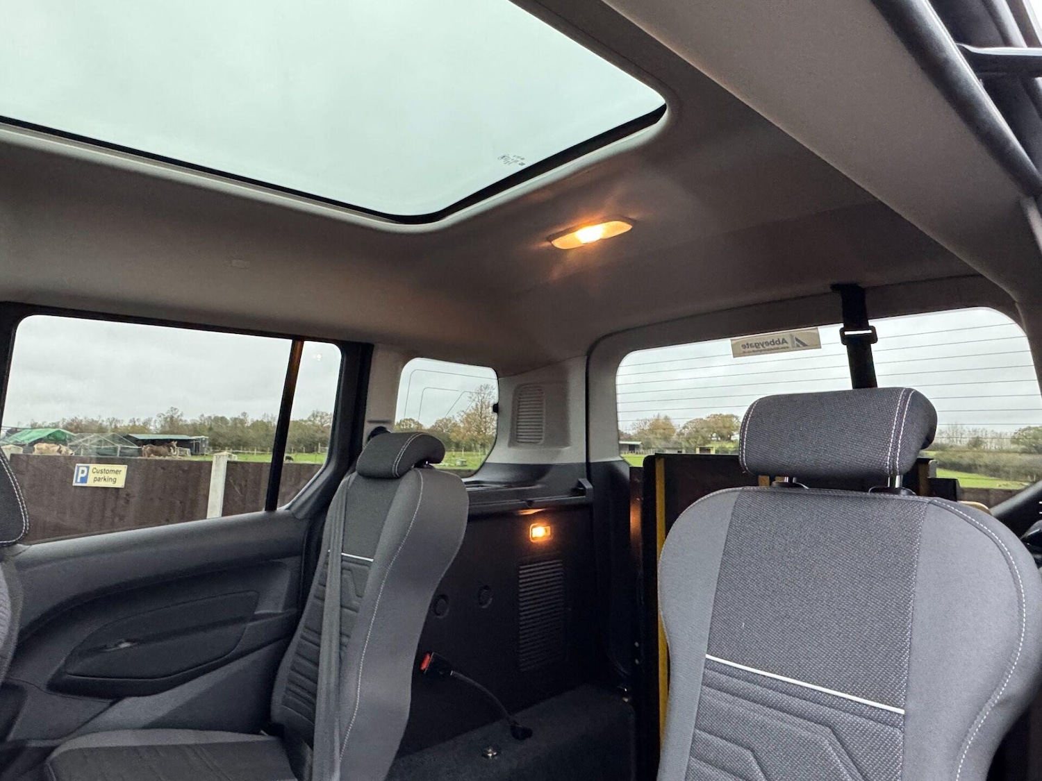 Used Ford Tourneo Connect 2019 for sale - 77282434: Photo 10