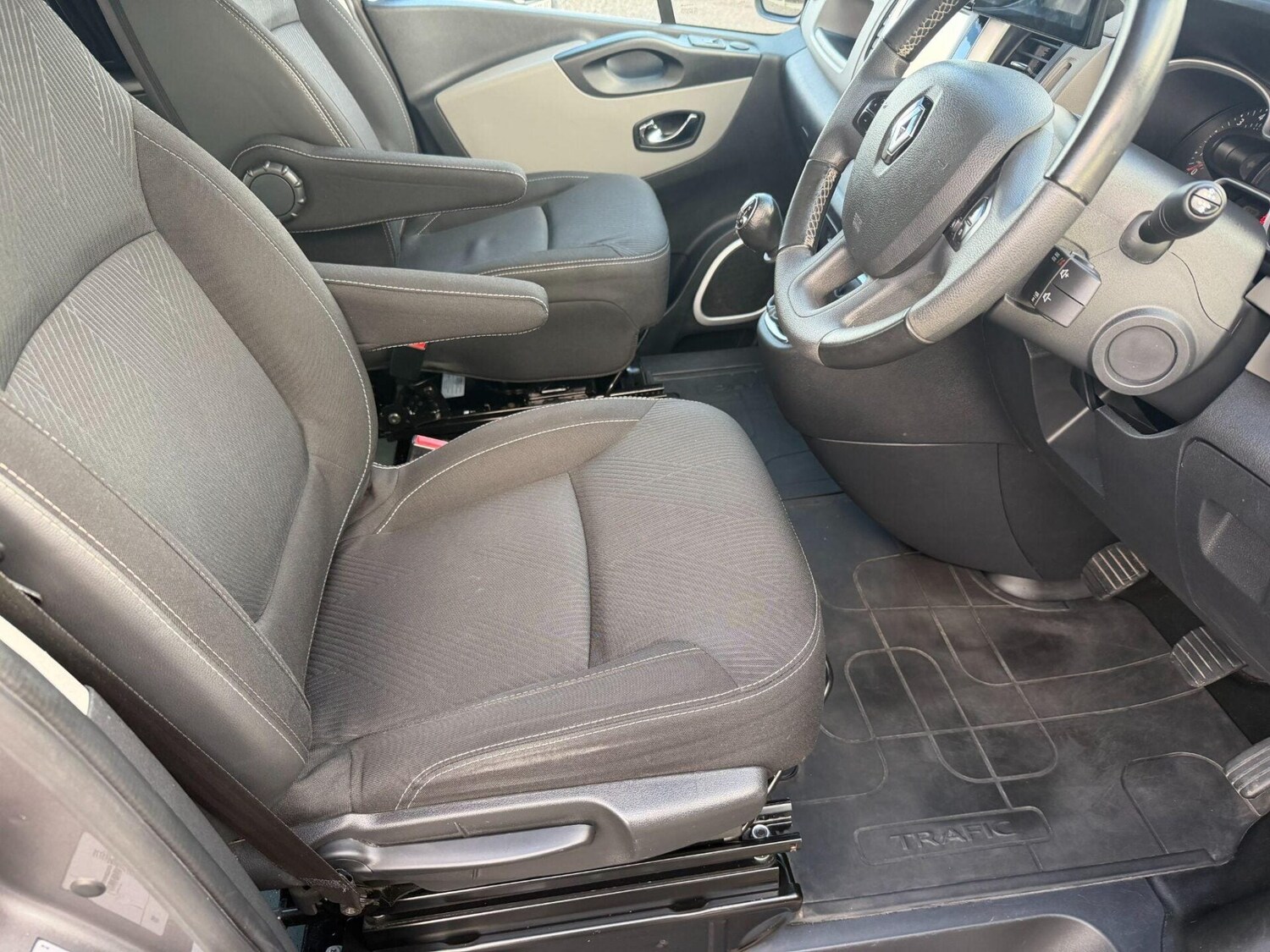 Used Renault Trafic 2018 for sale - 77412759: Photo 67