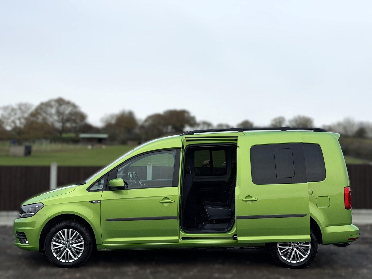 Used Volkswagen Caddy Maxi Life 2020 for sale - 77997133: Photo 5