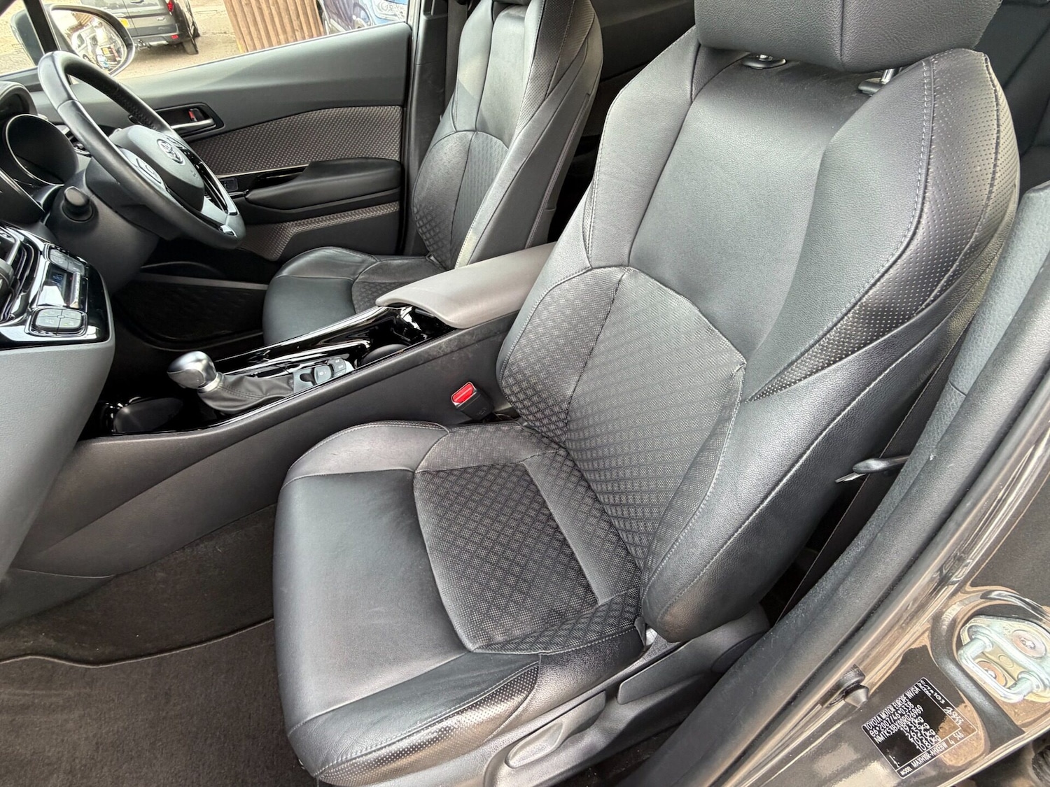 Used Toyota C-HR 2020 for sale - 78201573: Photo 17