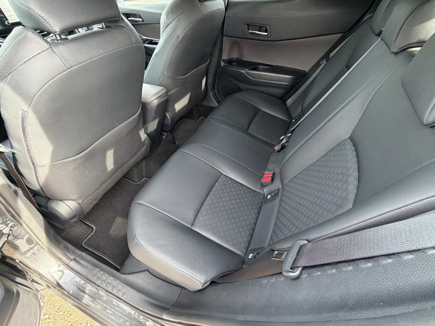 Used Toyota C-HR 2020 for sale - 78201573: Photo 21