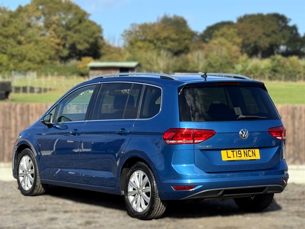 Used Volkswagen Touran 2019 for sale - 76172527: Photo 4