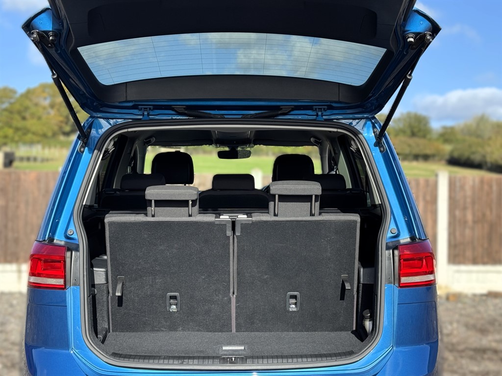 Used Volkswagen Touran 2019 for sale - 76172527: Photo 8