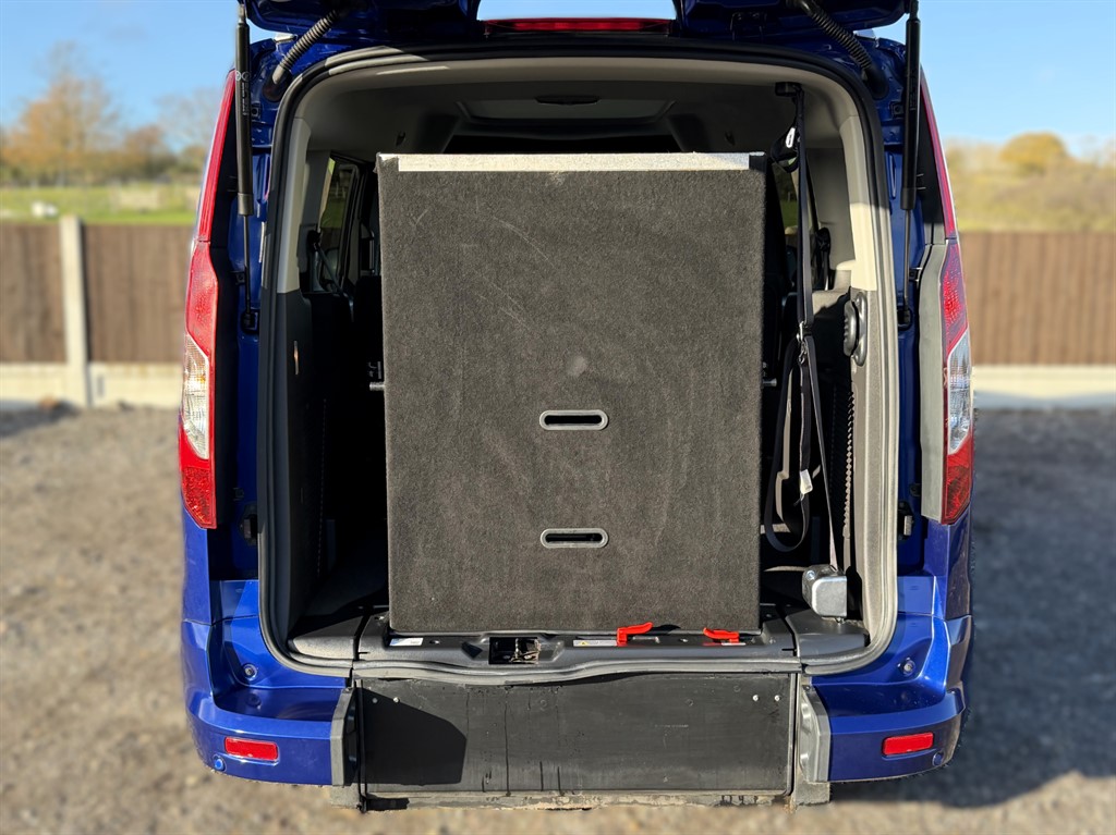 Used Ford Grand Tourneo Connect 2018 for sale - 76788576: Photo 14