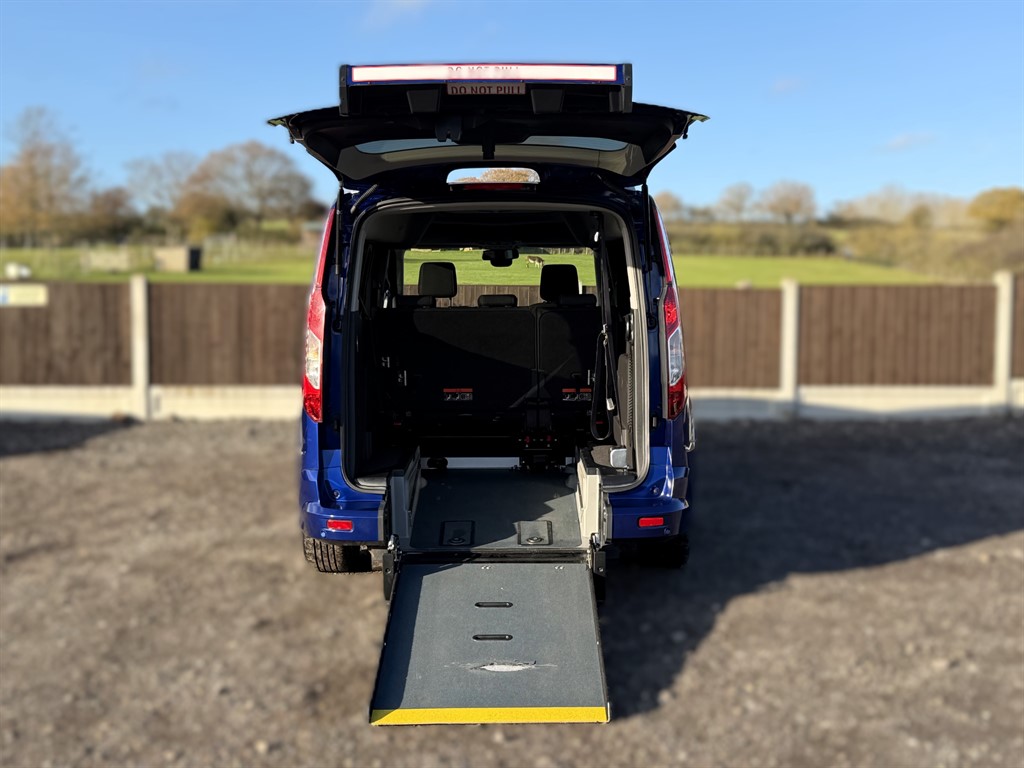 Used Ford Grand Tourneo Connect 2018 for sale - 76788576: Photo 16