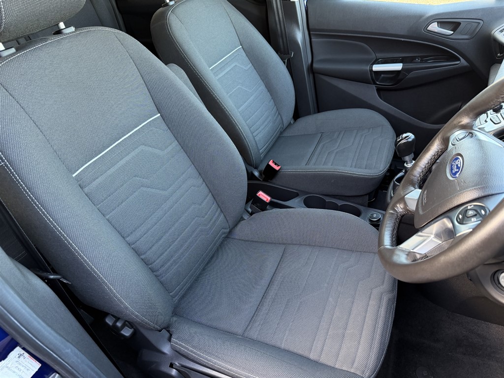 Used Ford Grand Tourneo Connect 2018 for sale - 76788576: Photo 31