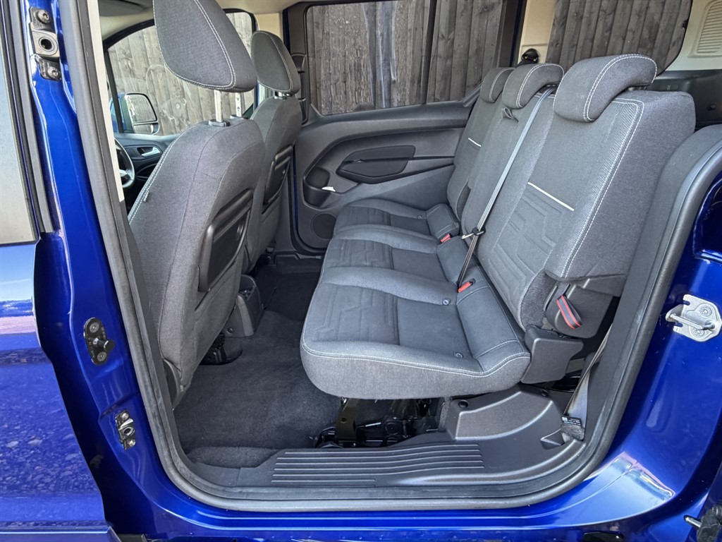 Used Ford Grand Tourneo Connect 2018 for sale - 76788576: Photo 9