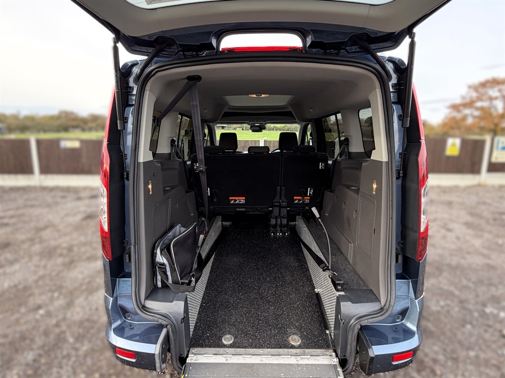 Used Ford Grand Tourneo Connect 2019 for sale - 76494201: Photo 15