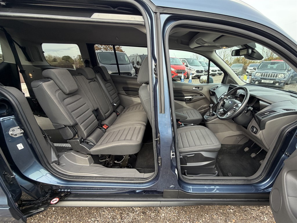 Used Ford Grand Tourneo Connect 2019 for sale - 76494201: Photo 27