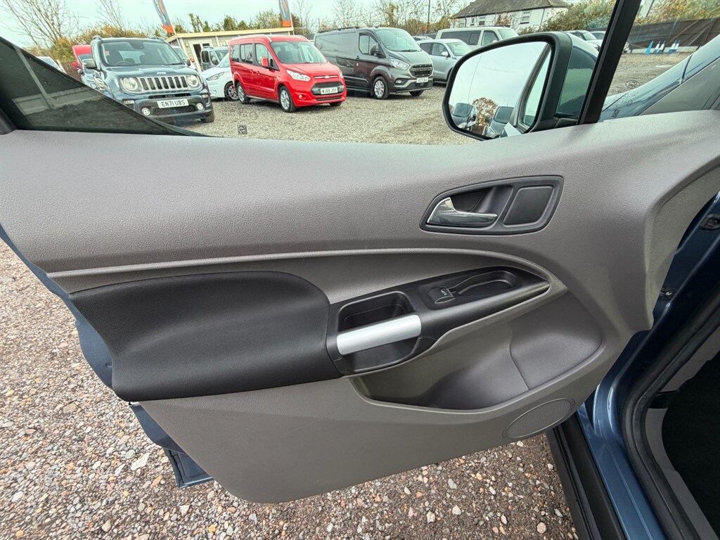 Used Ford Grand Tourneo Connect 2019 for sale - 76494201: Photo 32