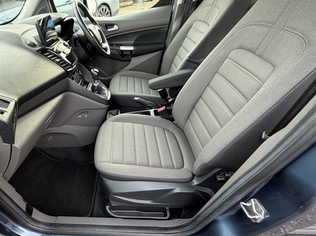 Used Ford Grand Tourneo Connect 2019 for sale - 76494201: Photo 33