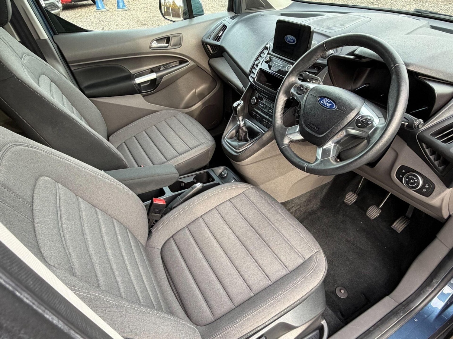 Used Ford Grand Tourneo Connect 2019 for sale - 77282449: Photo 33