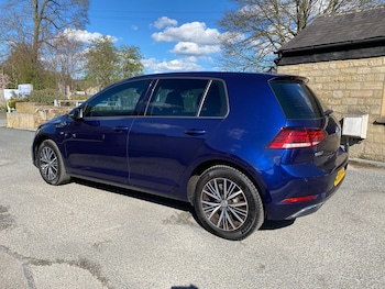 Used Volkswagen Golf 2018 for sale - 78117914: Photo