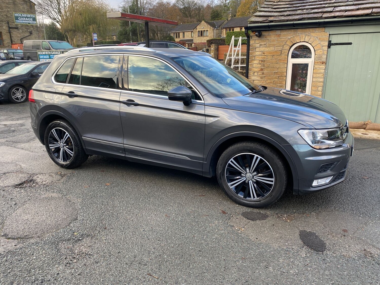 Used Volkswagen Tiguan 2017 for sale - 76491049: Photo 4