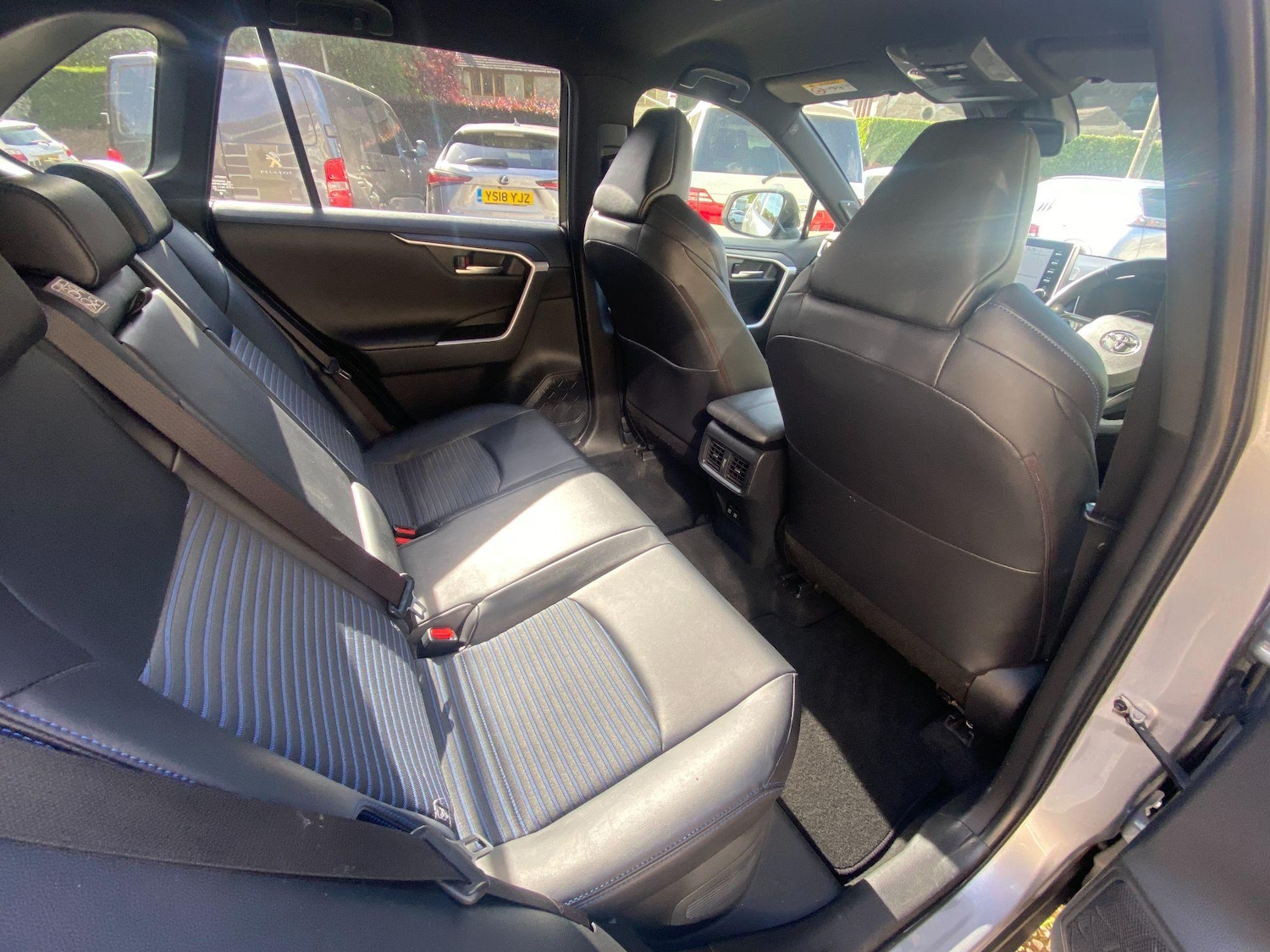 Used Toyota RAV4 2019 for sale - 76491051: Photo 16