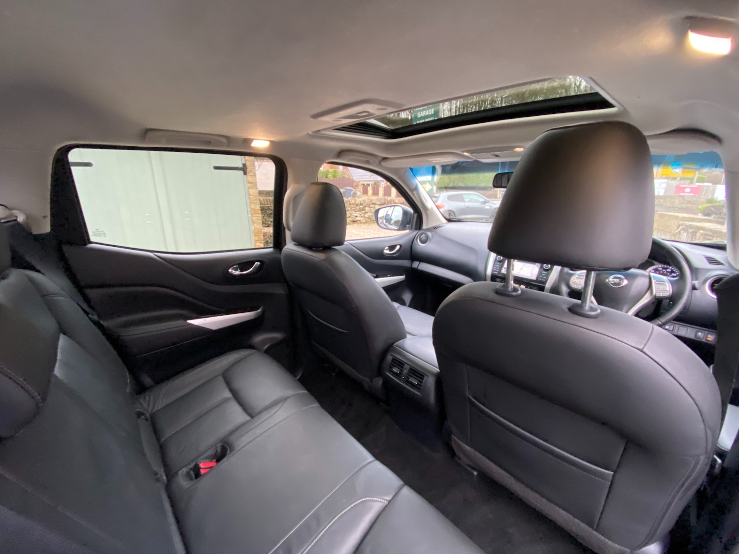 Used Nissan Navara 2017 for sale - 77732334: Photo 10