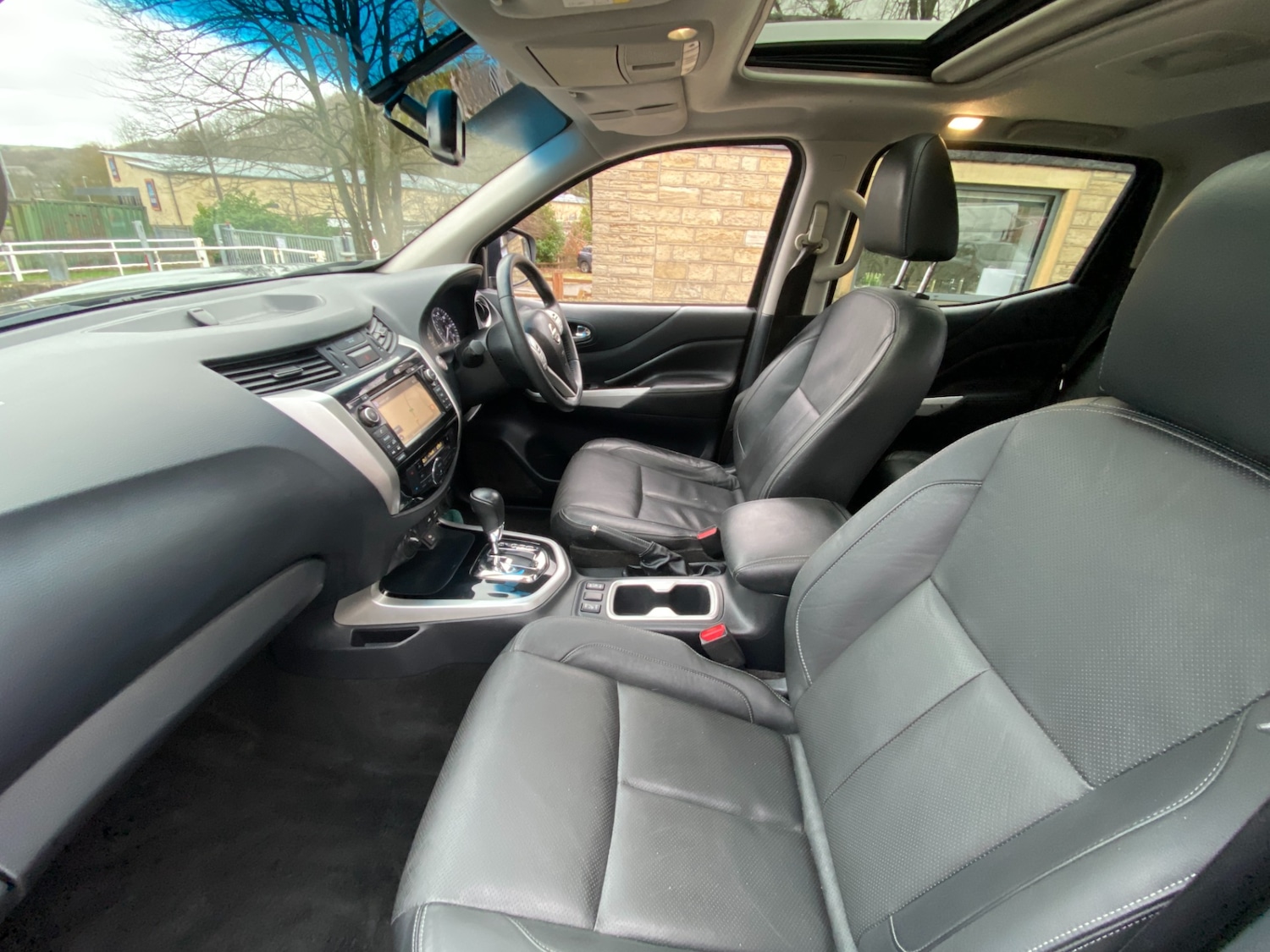 Used Nissan Navara 2017 for sale - 77732334: Photo 11