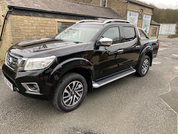 Used Nissan Navara 2017 for sale - 77732334: Photo