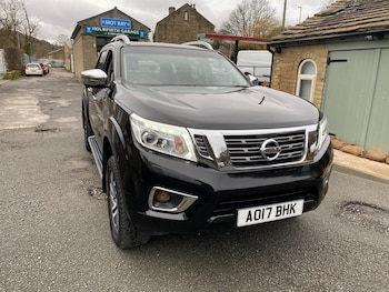 Used Nissan Navara 2017 for sale - 77732334: Photo