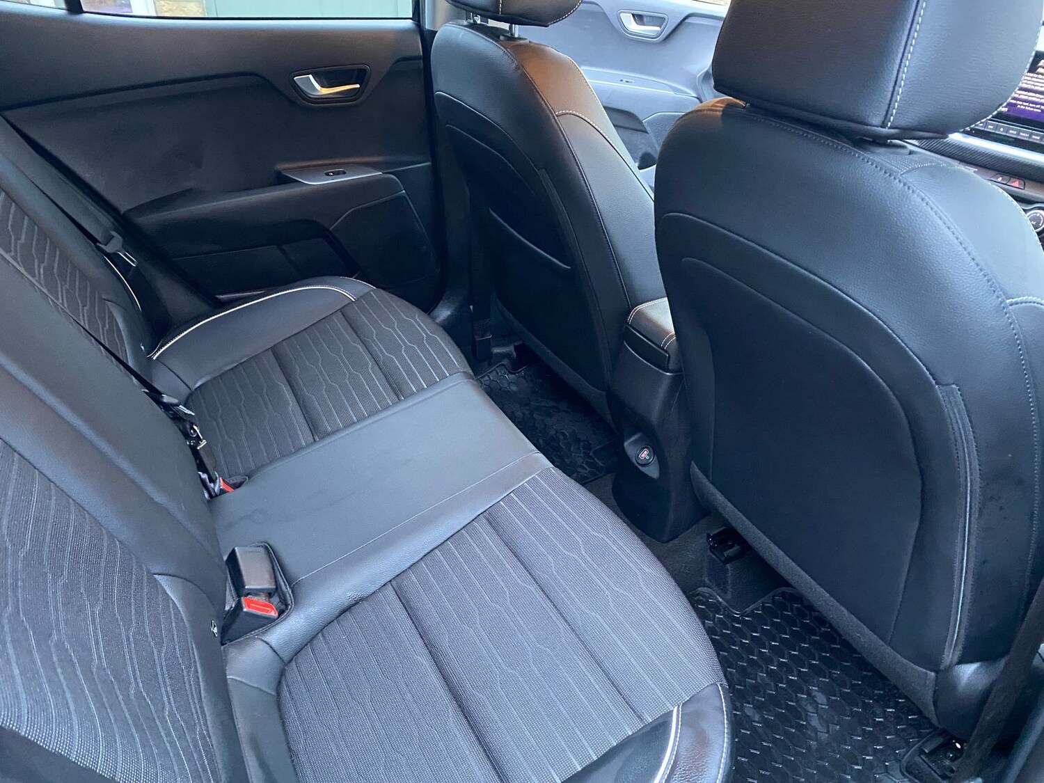 Used Kia Stonic 2025 for sale - 77471004: Photo 15