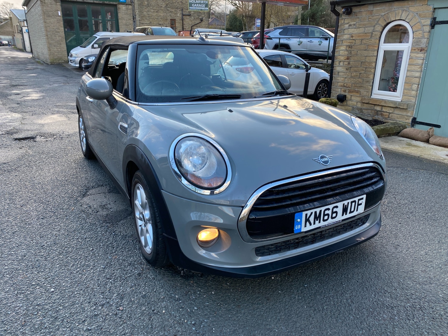Used MINI Convertible 2016 for sale - 77012927: Photo 2