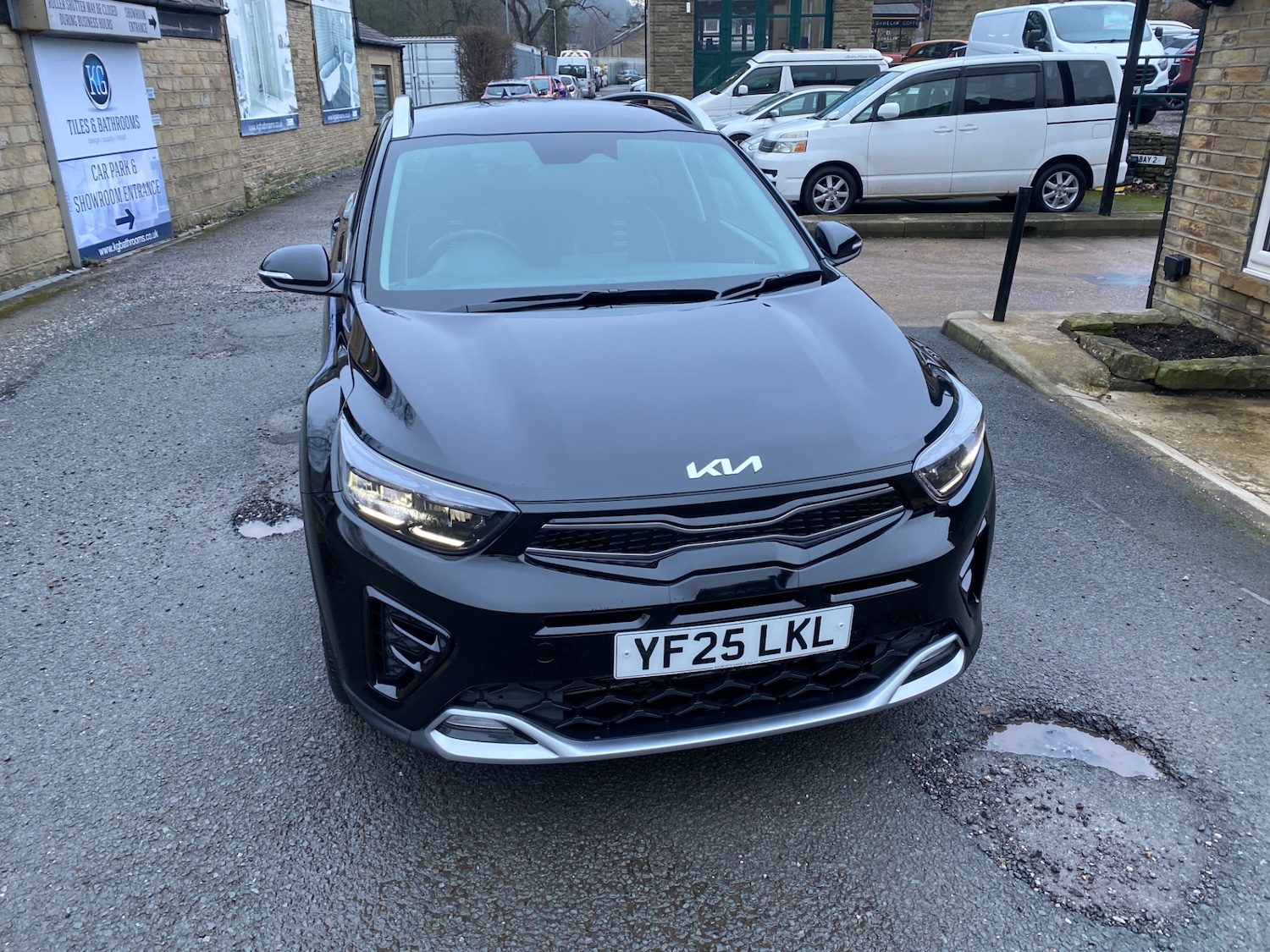 Used Kia Stonic 2025 for sale - 77461273: Photo 2