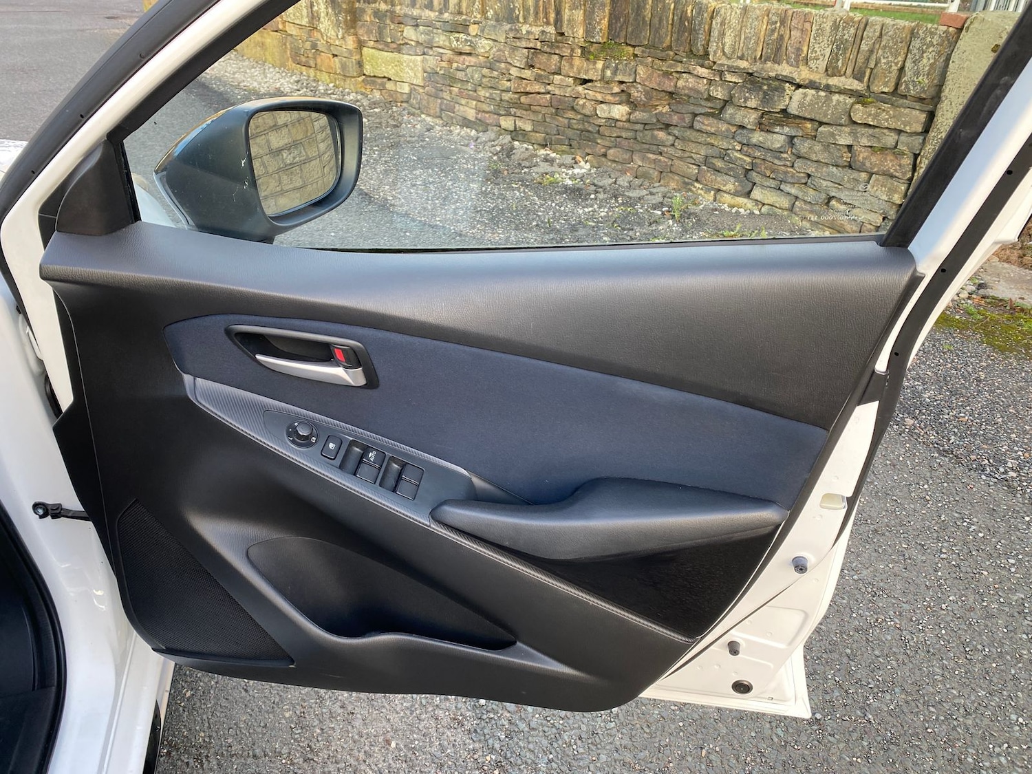 Used Mazda Mazda2 2016 for sale - 77031654: Photo 17