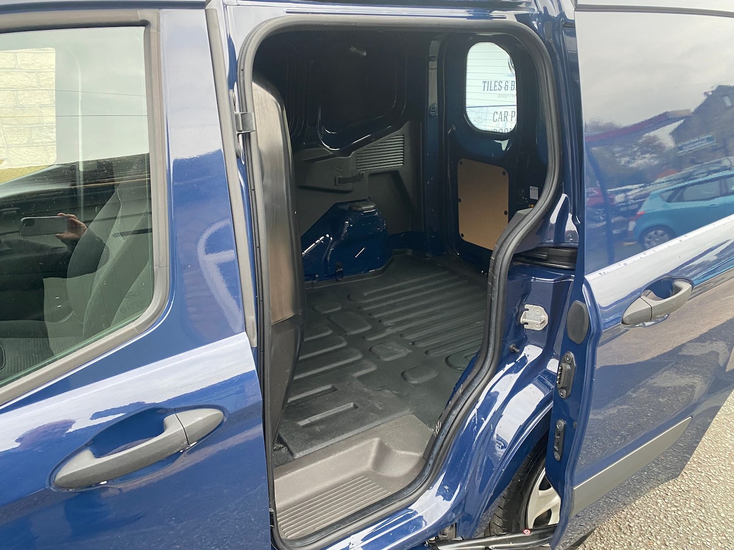 Used Ford Transit Courier 2019 for sale - 76528848: Photo 6