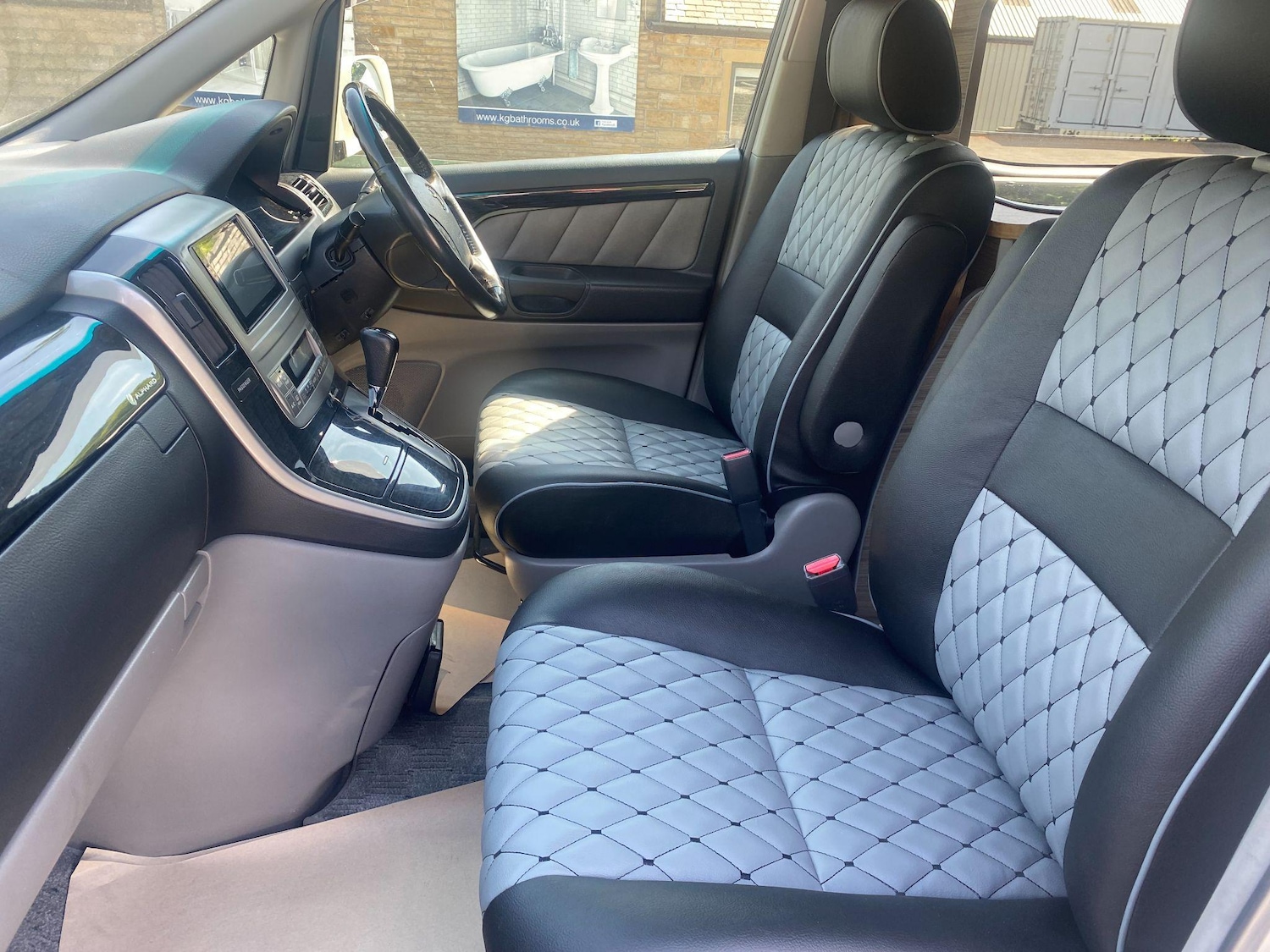 Used Toyota Alphard 2021 for sale - 76491054: Photo 4